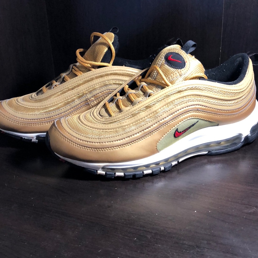 Nike air max 97. Size 10. Slightly used.
